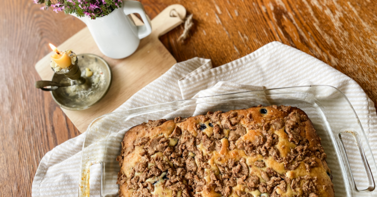 the best blueberry crumb coffee cake